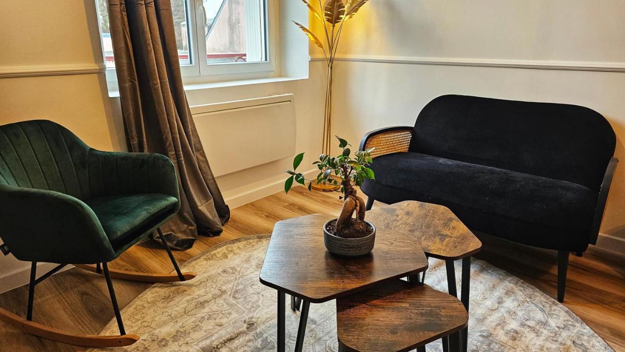 Neufs A Centre Apartment