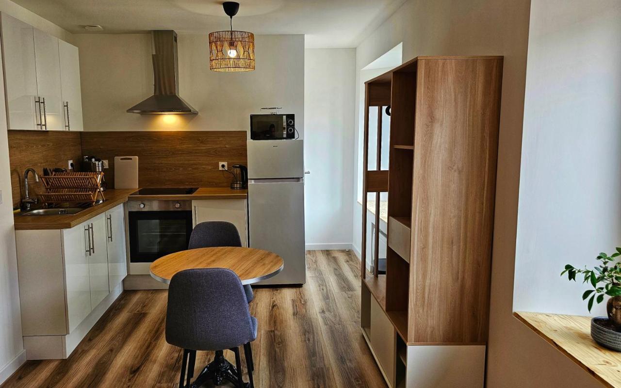 Neufs A Centre Apartment *